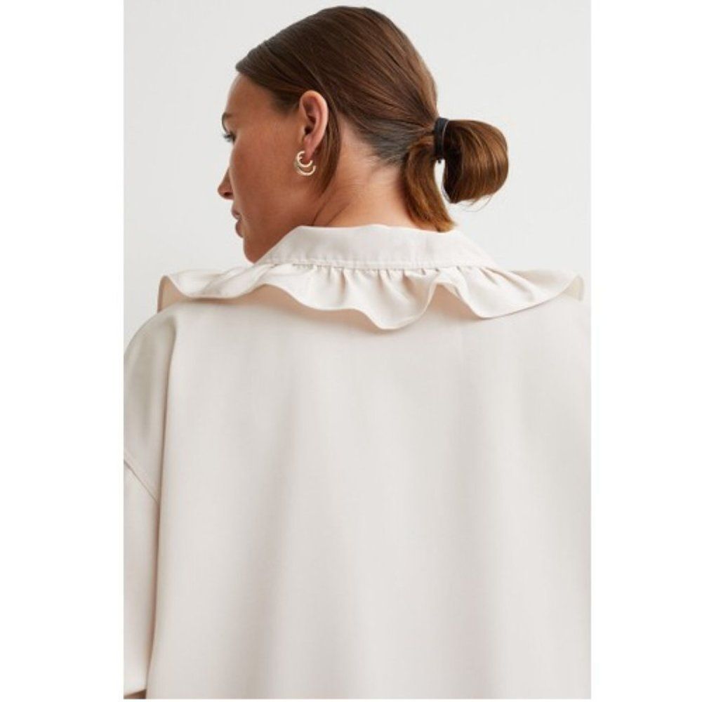 H&M Flounce-Collared Blouse - Picture 5 of 16